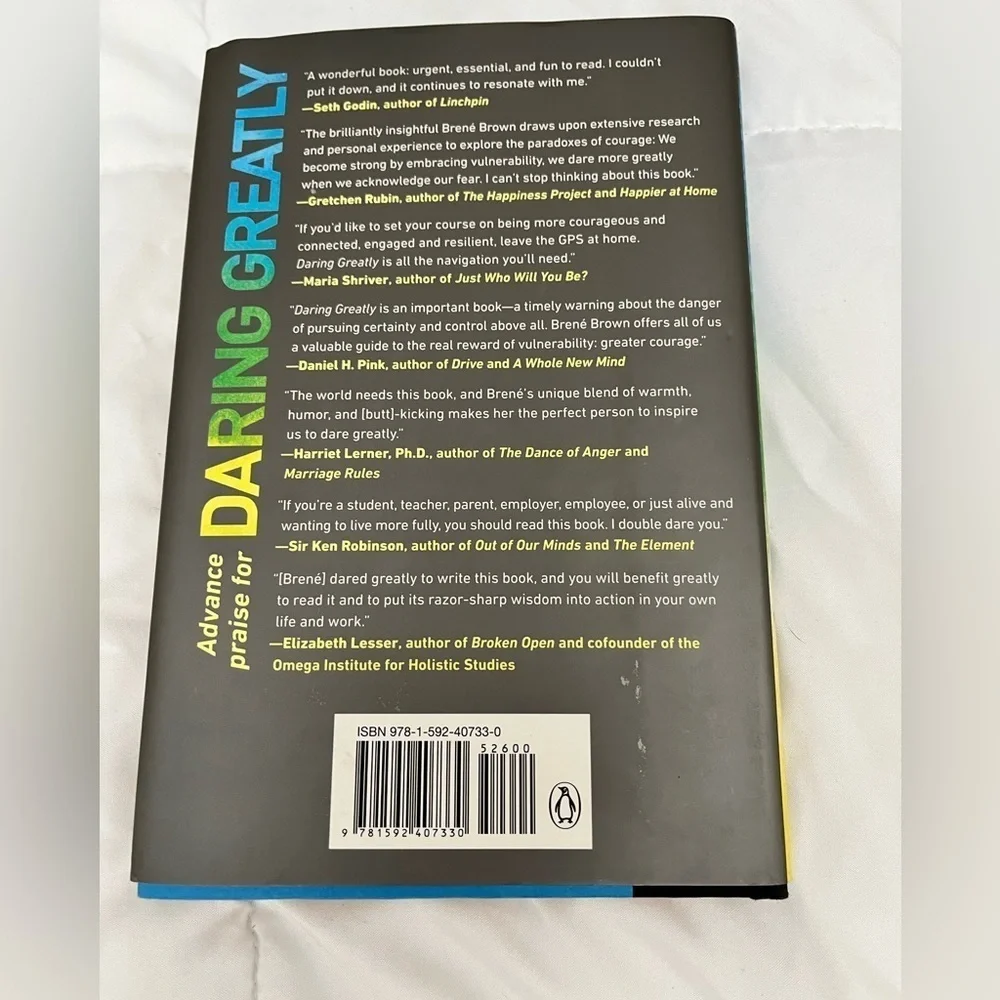 Daring Greatly by Brené Brown Book‎